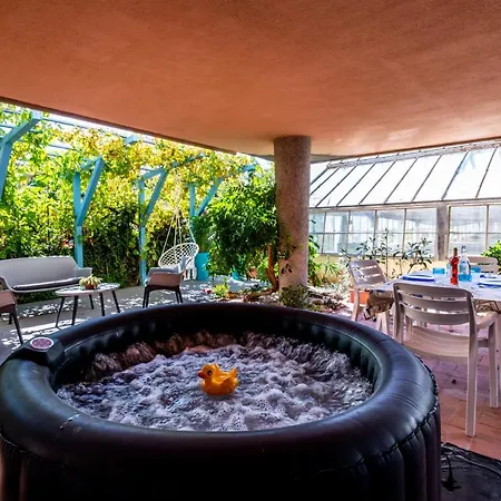 아파트 Pieds Dans L'eau - Terrace, Spa, Cactus 보르디게라