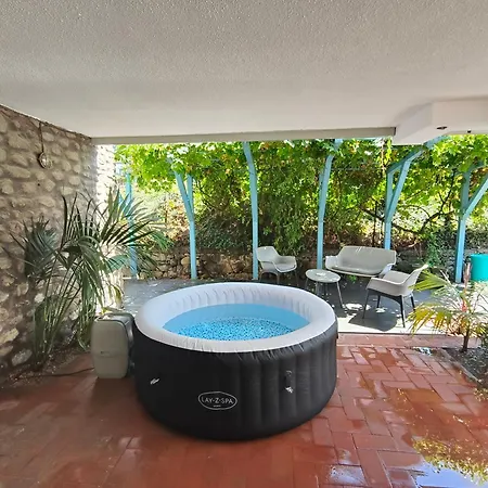 Pieds Dans L'eau - Terrace, Spa, Cactus 아파트 보르디게라